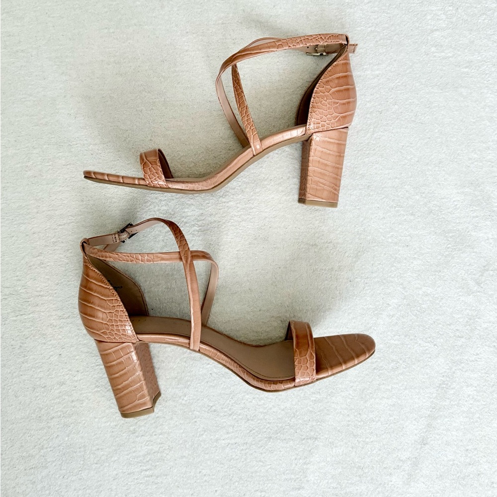 Ankle Strap Block Heel Sandals Rose Croc Embossed Women’s 8.5 NWOT